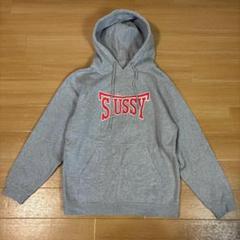 Stüssy グレー フード付きパーカー STUSSY ステューシー パーカー グレー センターロゴ刺繍 フード