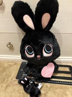 foxy illustrations BUNNY マスコットBIGぬいぐるみ　⑤ foxy illustrations BUNNY BIGぬいぐるみ | 商品紹介 | 株式会社