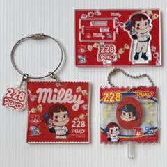 西武ライオンズ ペコちゃん アクスタ アクリルチャーム キャンディ風キーホルダー 西武ライオンズ ペコちゃん アクスタ アクリルチャーム