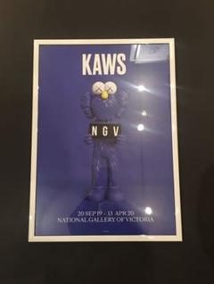 KAWS NGVポスター額装品　ブルー　木製フレーム KAWS NGVポスター額装品 ブルー 木製フレーム - メルカリ
