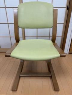 締めました！ カリモク✕ ベネッセ 成長チェア （ブルー） karimoku(カリモク家具)とBenesse(ベネッセ)のコラボ商品 集中力
