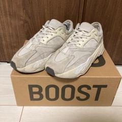 YEEZY BOOST 700 analog