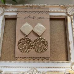 ♡シェル風カボション♡透かしゴールドパーツのピアス♡