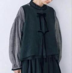 【みっこ】kazumiコラボ　刺繍入リボンベスト　サマンサモスモス セール】 【kazumi×Samansa Mos2】刺繍入リボンベスト（ベージュ