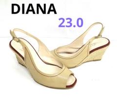 DIANA エナメルベージュ オープントゥ サンダル 23.0　エンジ色ステッチ