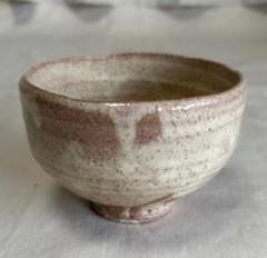 陶器製茶碗 白と薄いピンク