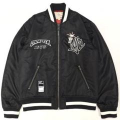 新品未開封★AVIREX アヴィレックス バーシティ ベア 白色（ノベルティ） AVIREX セール！AVIREX(アヴィレックス) STADIUM JACKET WILD