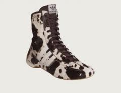 adidas 牛柄 スニーカー ブーツ