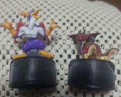 【希少】ドラクエ　ボトルキャップ　首長竜、にじくじゃく　旧Ver　黒台座