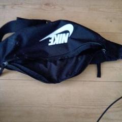 NIKE ブラック ウエストバッグ