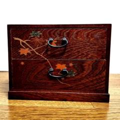 木彫 小箪笥 小物入れ 椿 三段 昭和レトロ(メ1380) 木彫 小箪笥 小物入れ 椿 三段 昭和レトロ(メ1380)