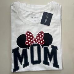 完売⭐︎GAP ディズニー　MOM Tシャツ　Mサイズ セール】Disney フィット グラフィックTシャツ MOM（Tシャツ