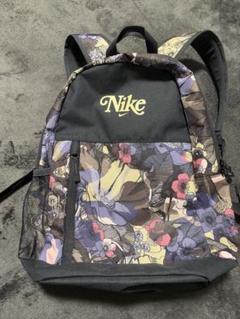 新品　Nike 花柄 リュックサック　24Lのサムネイル