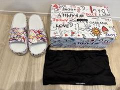 希少 DOLCE&GABBANA ドルガバ ロゴプレート フラット サンダル Dolce & Gabbana ロゴプレート サンダル | ブラック | FARFETCH JP
