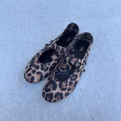ZARA ヒョウ柄 フラットシューズ - メルカリ