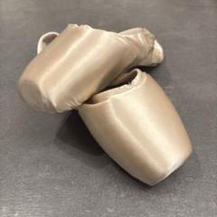 カペジオ　トゥーシューズ　カイリー 1140W8.5M 楽天市場】1140w カイリー Kylee トゥシューズ カペジオ CAPEZIO