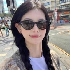 ★在庫限り★UVカットサングラス　黒　人気　フォックス型　メンズ　レディース