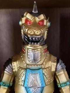 ブルマァクの怪獣シリーズ　メカゴジラ　ゴールドカラー　新品未開封　ソフビ ギャラリー＆ショップ・墓場の画廊にゴールドの「メカゴジラ」が