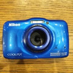 Nikon COOLPIX S32 青 防水デジタルカメラ Amazon | Nikon デジタルカメラ S32 防水 1300万画素 ブルー