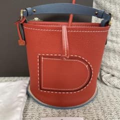 極美品✨DELVAUX ピンデイリー 赤 本革バッグ パン デイリー サーピケMM 【DELVAUX/デルヴォー】 ショルダーバッグ