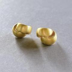 J91* ダブルライン　ピアス　マット　メタル　ゴールド