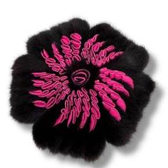 FENDI フェンディ チェリー ファーブローチ・ピンタック　アクセサリー高級感 FENDI フェンディ チェリー ファーブローチ・ピンタック