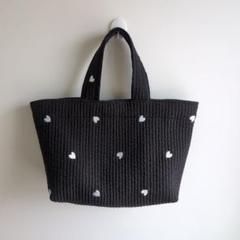ꪔ̤̮ うさぎꪔ̤̮　ハート刺繍のヌビトートバッグ　ブラック×ホワイト ふんわりうさぎ刺繡（ネザーランドドワーフ・グレー）バッグ