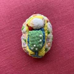 ハンドメイド　クリームソーダの小さなブローチ　1点