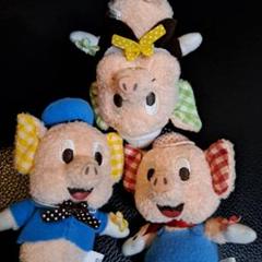 3びきのこぶた マスコット　ぬいぐるみ　ストラップ　キーホルダー 3匹のこぶたの通販 by KAMIKO's shop｜ラクマ