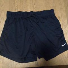 NIKEレディース ショートパンツ　M 　美品