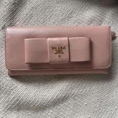 PRADA ピンク 二つ折り財布　サフィアーノ　フィオッコ　廃盤　春財布 PRADA ピンク 二つ折り財布サフィアーノフィオッコ廃盤春財布