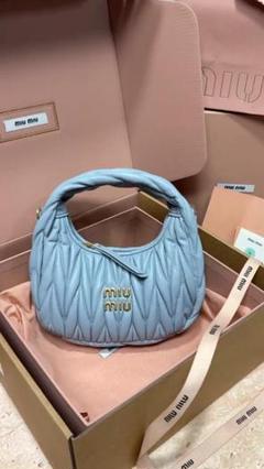 miu miu ライトブルー ショルダーバッグ miu miu ライトブルー ショルダーバッグ - メルカリ