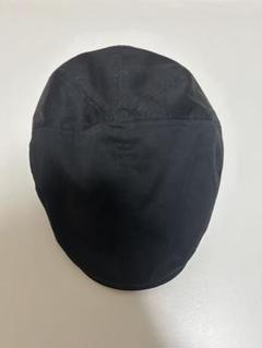 黒のハンチング帽