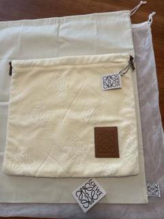 LOEWE POUCH TOWEL アイボリー　巾着 LOEWE POUCH TOWEL アイボリー巾着