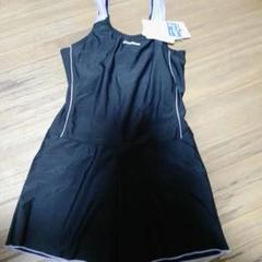 新品タグ付き未使用品 CONVERSE スカート付き水着 黒