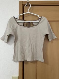 リブ編み ベージュ オフショルダー Tシャツのサムネイル