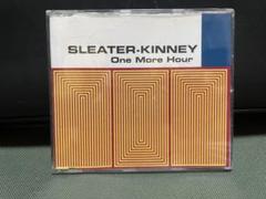 SLEATER-KINNEY - One More Hourのサムネイル