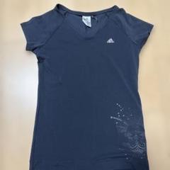 adidas ネイビー Vネック　シャツ