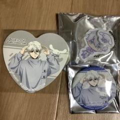 【期間限定価格】ブルーロック 凪誠士郎 サンリオ缶バッジ ✳ブルーロック×サンリオ ホログラム缶バッジ 缶バッチ 凪誠士郎