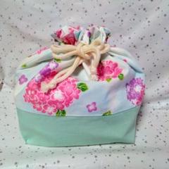 花柄巾着型弁当袋　ハンドメイド
