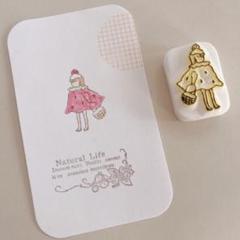 消しゴムはんこ　苺のドレス少女はんこのサムネイル