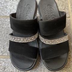 Skechers ブラックサンダル ビジュー装飾