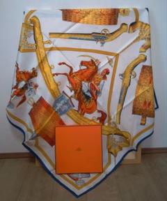 a57 HERMES エルメス スカーフ 馬と武器 88cm 箱付き a57 HERMES エルメス スカーフ 馬と武器 88cm 箱付き - メルカリ