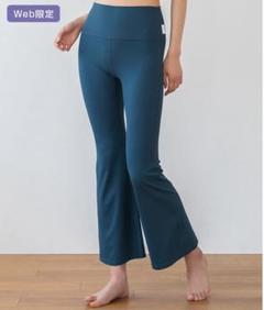 SUKALAベーシックフレアパンツ Mサイズ　ブラック 新品】LAVA SUKALA ベーシックフレアパンツM - メルカリ