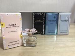 MARC JACOBSマークジェイコブス