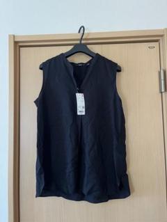 タグ付き未使用品　UNIQLO ノースリーブ　カラーブラウス