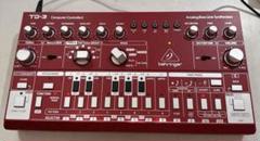 Behringer TD-3-SB アナログシンセサイザー 元箱・付属品付き Behringer TD-3-SB アナログシンセサイザー 元箱・付属品付き