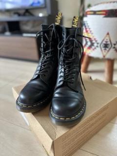 【新品未使用品】ドクターマーチン 1490 NIN UK3 1490 NIN 10 ホール ブーツ | ドクターマーチン公式オンライン