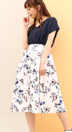 極美品JUSGLITTY❤︎ぼかしフラワータックフレアスカート