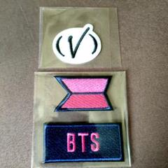 BTS FESTA 2024 ARMY ZONE 特典 ワッペン3点　Ｖ s-l400.jpg